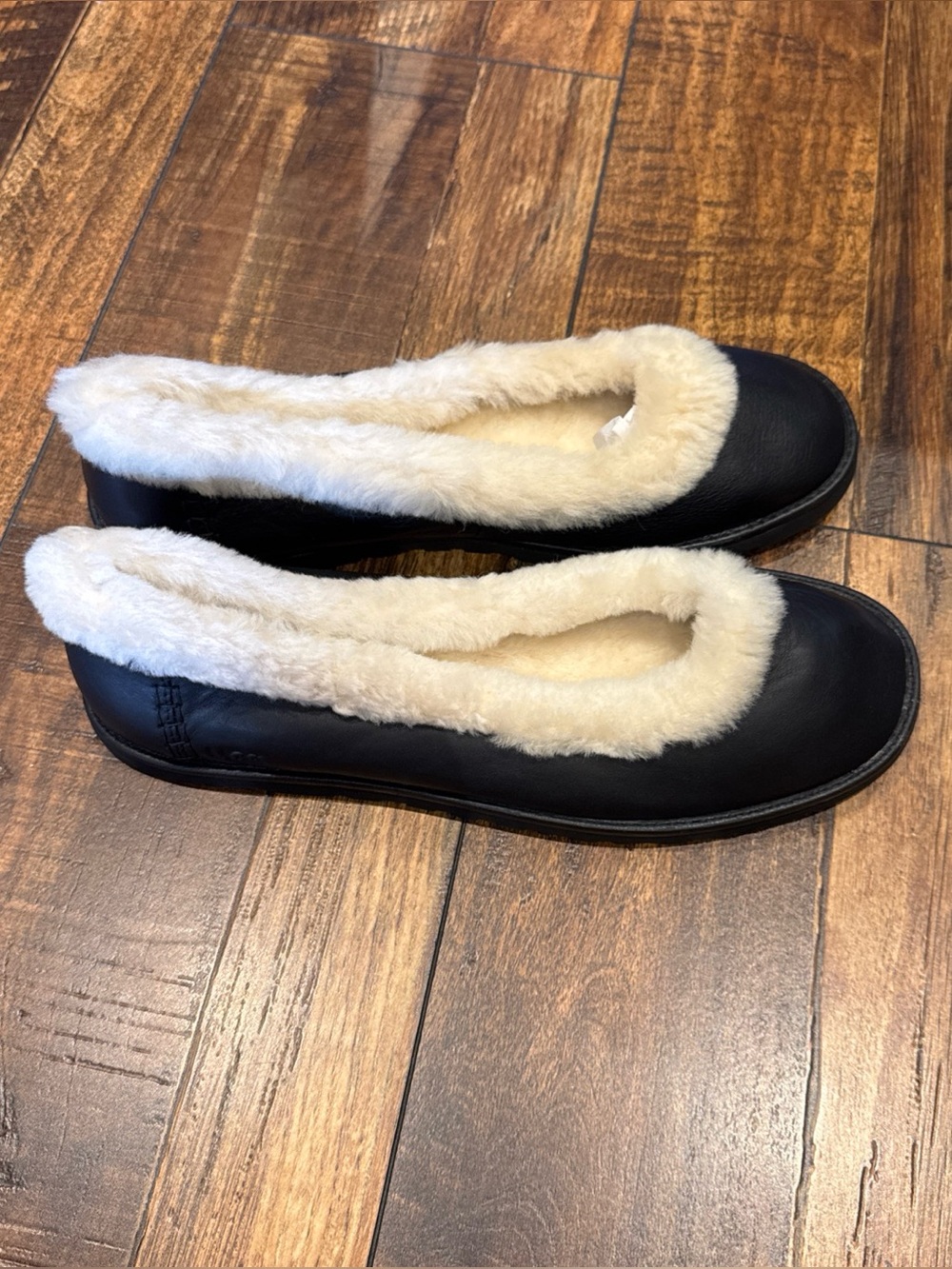 UGG Zora Leather Ballet Flat Black Women's